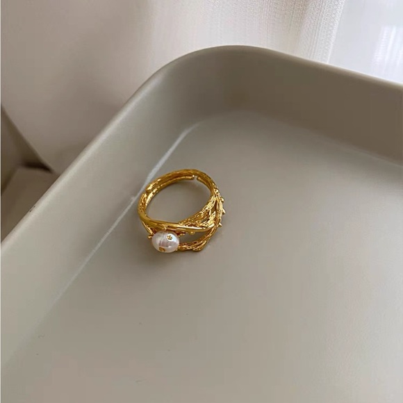 Pearl and Gold Ring 18k Gold and 925 Sterling Silver - Picture 3 of 7